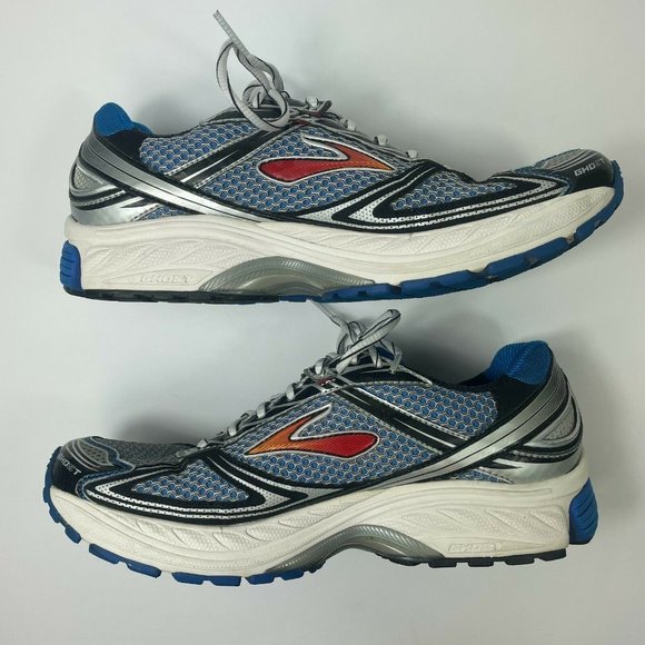 Athletic_Shoes